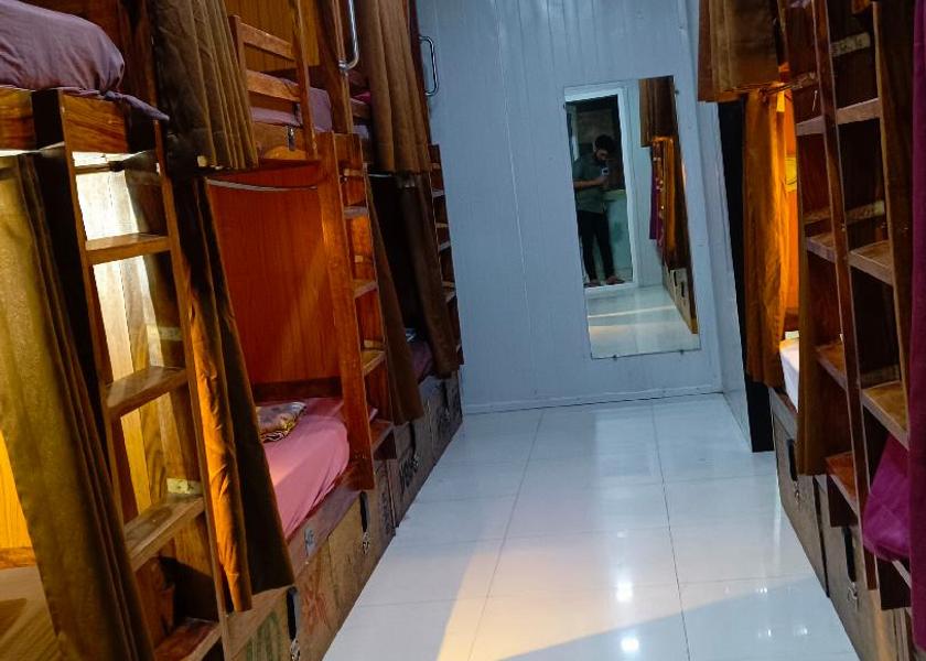 Delhi Delhi 10 People in 10-Bunk Bed Dormitory - Mixed