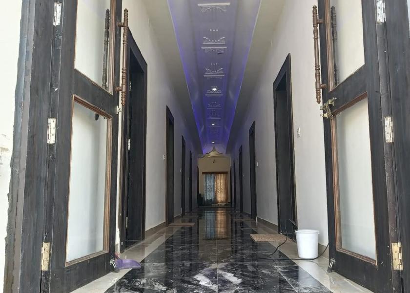 Madhya Pradesh Khajuraho lobby