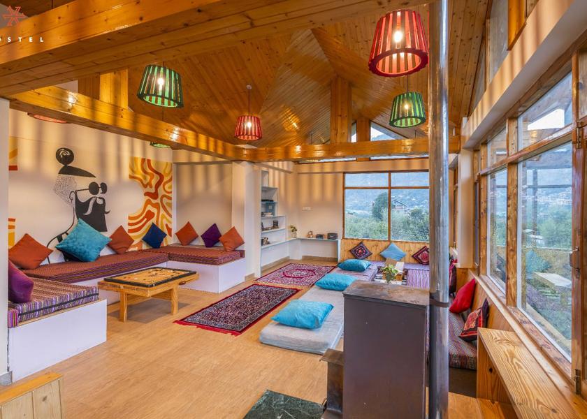 Himachal Pradesh Manali shared lounge/tv area