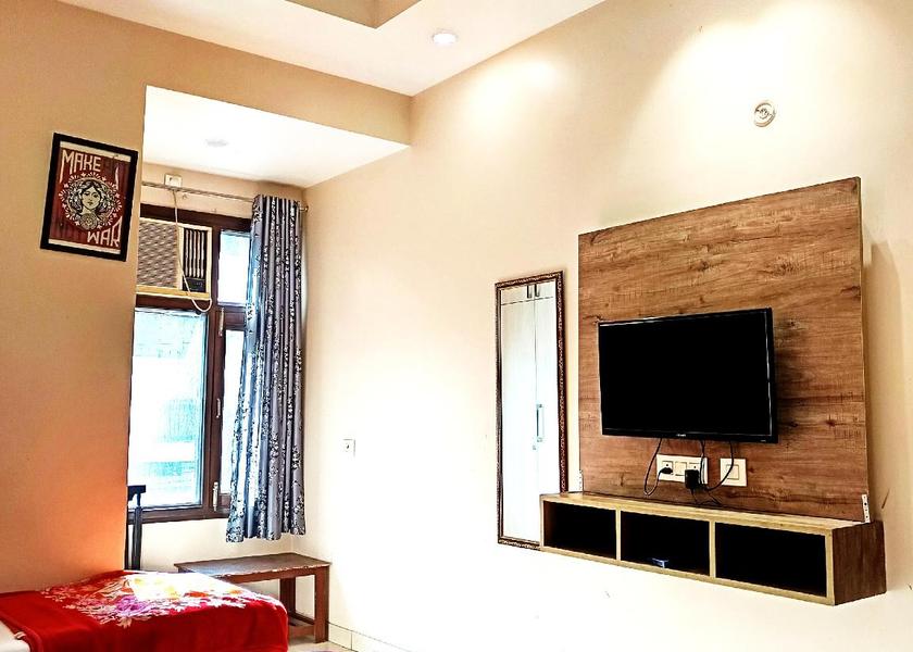 Delhi Delhi Family Room for 3 Adults
