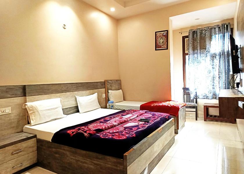 Delhi Delhi Family Room for 3 Adults
