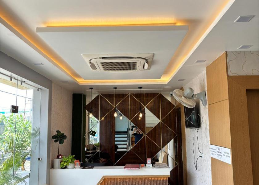 Uttar Pradesh Lucknow Public Areas