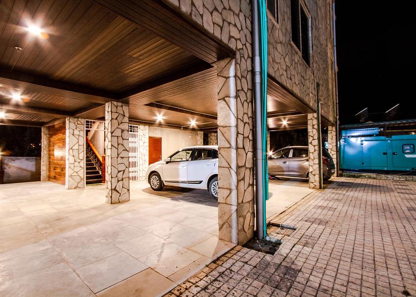 Himachal Pradesh Manali Hotel Exterior