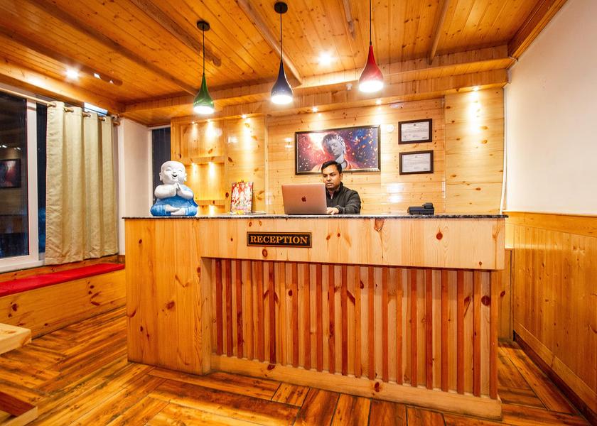 Himachal Pradesh Manali Hotel Exterior