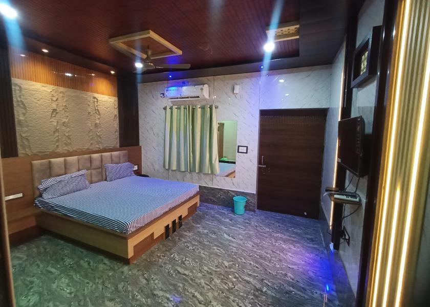 Odisha Handa Super Deluxe AC