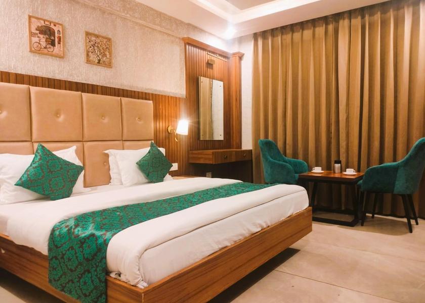 Uttarakhand Mussoorie Deluxe Double Room without Balcony