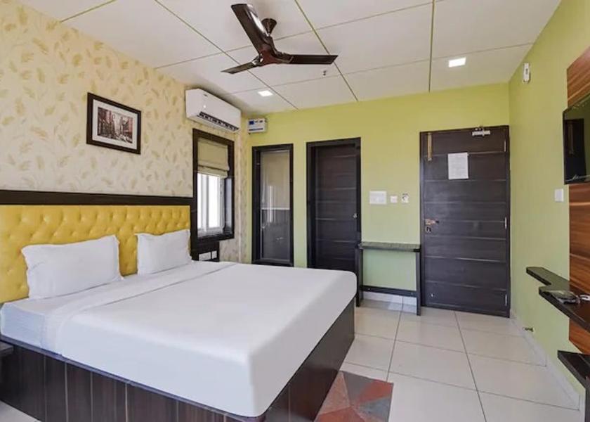 Tamil Nadu Kodaikanal Deluxe Triple