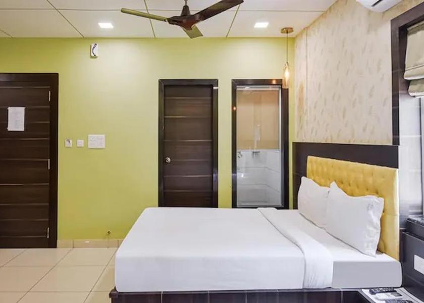 Tamil Nadu Kodaikanal Deluxe Triple