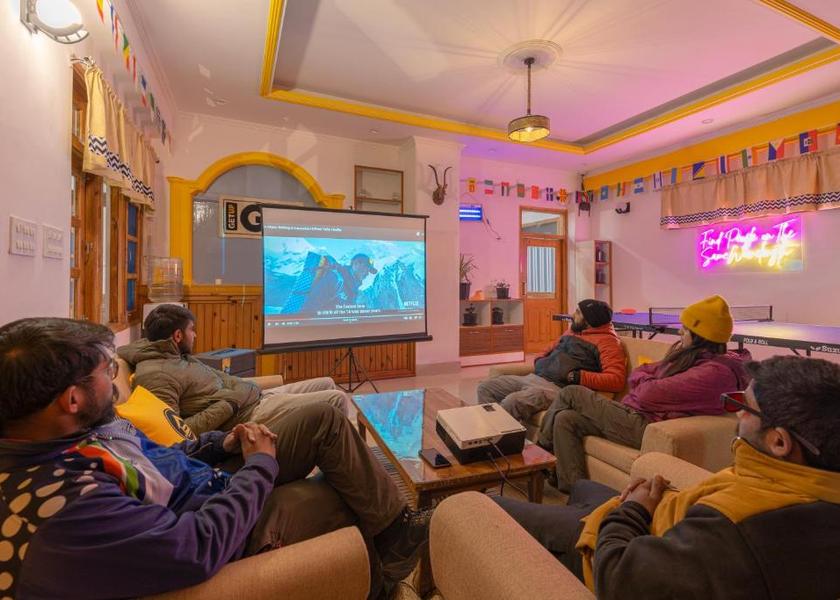 Himachal Pradesh Narkanda Public Areas