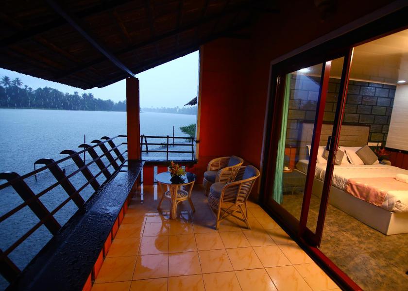 Kerala Alleppey bedroom