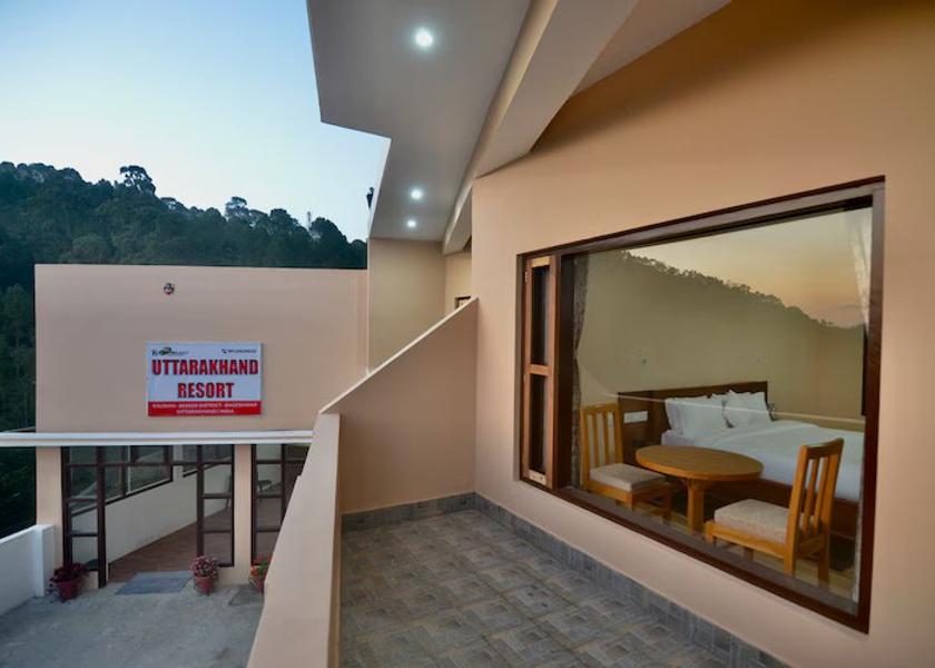 Uttarakhand Kausani Hotel Exterior