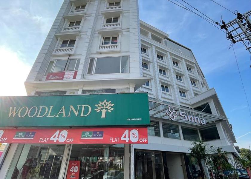 Kerala Thrissur Hotel Exterior
