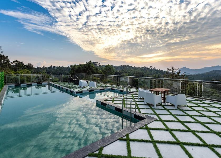 Kerala Munnar Pool