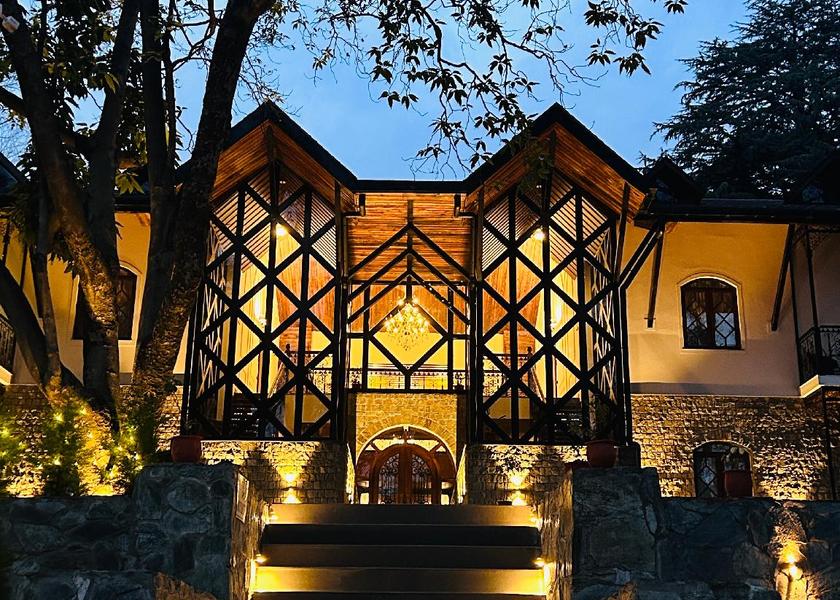 Himachal Pradesh Palampur exterior view