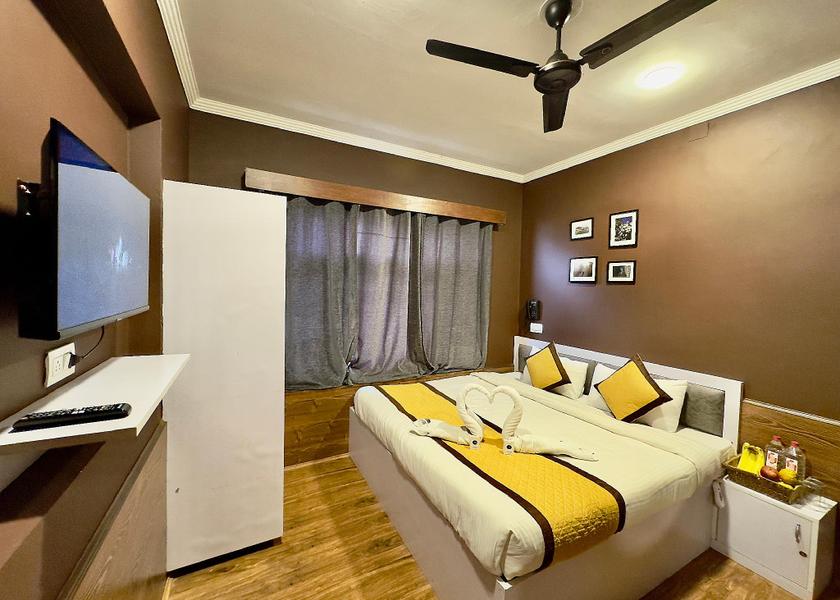 Jammu and Kashmir Srinagar Super Deluxe Room