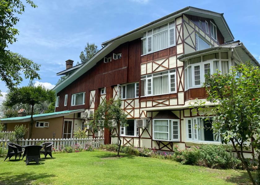 Jammu and Kashmir Srinagar Hotel Exterior
