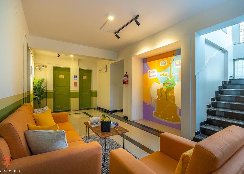 Karnataka Bangalore shared lounge/tv area