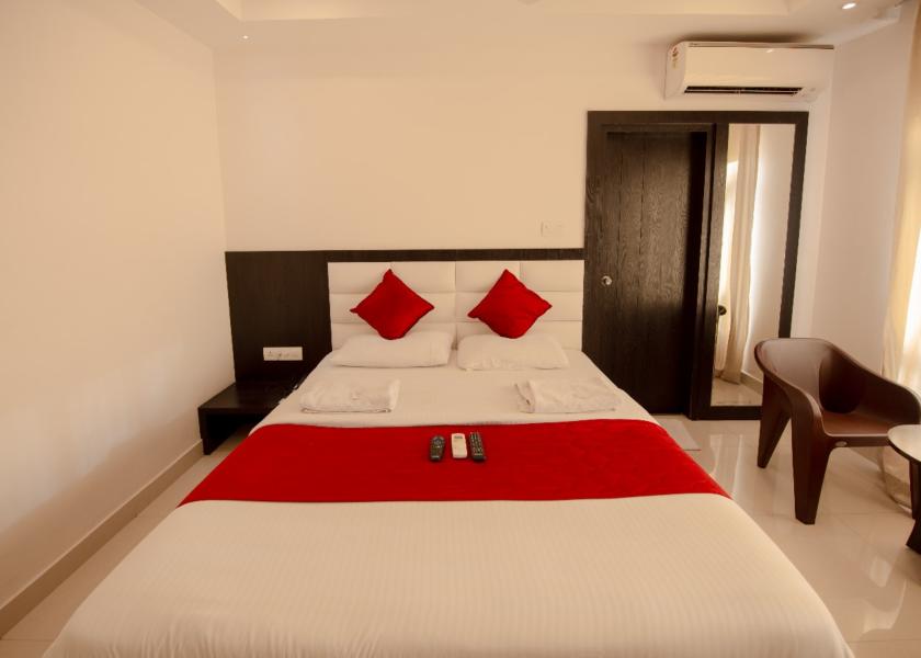 Andaman and Nicobar Port Blair Deluxe double bedroom (king-size bed)