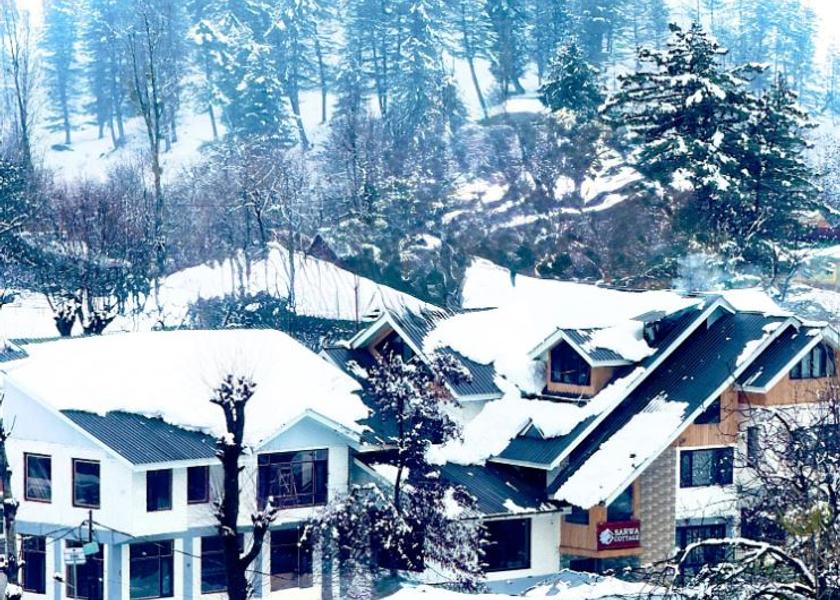 Jammu and Kashmir Gulmarg Hotel Exterior