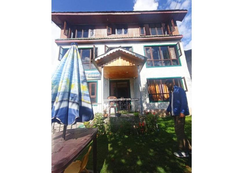 Jammu and Kashmir Pahalgam exterior view