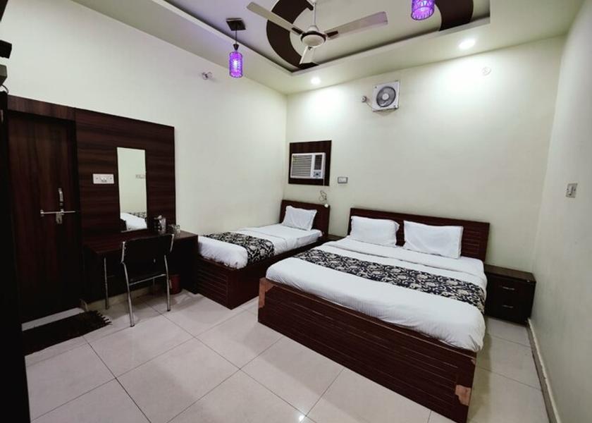 Uttar Pradesh Aligarh Standard Triple Bed AC Room