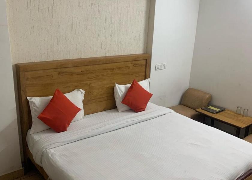 Delhi Delhi Room