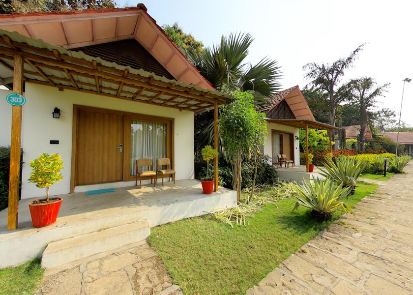 Gujarat Sasan Gir Hotel Exterior