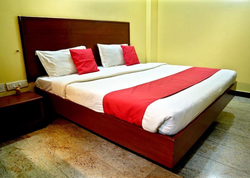 Tamil Nadu Kumbakonam Double Bed Room With Fan