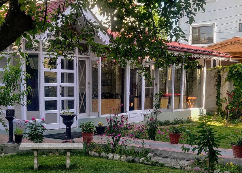 Jammu and Kashmir Srinagar restaurant