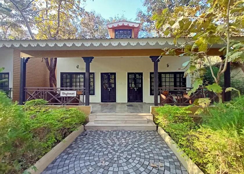 Maharashtra Khadsangi Hotel Exterior