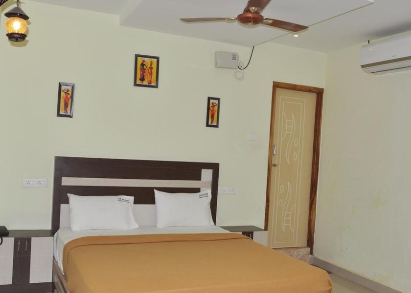 Tamil Nadu Thanjavur Deluxe Queen Room