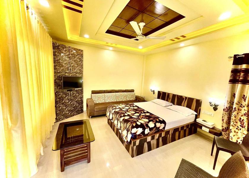 Maharashtra Panhala Deluxe Family Room with Window