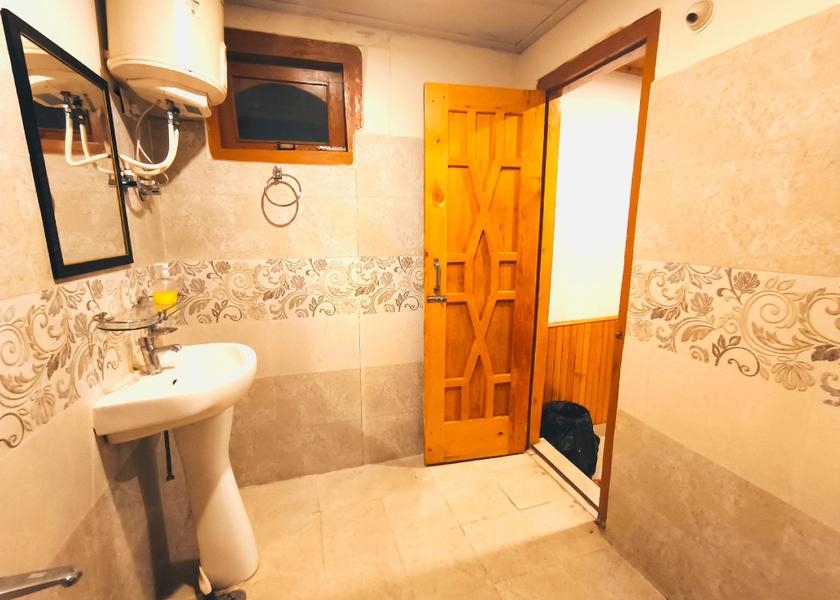 Himachal Pradesh Kasol Standard Mountain View Single Room