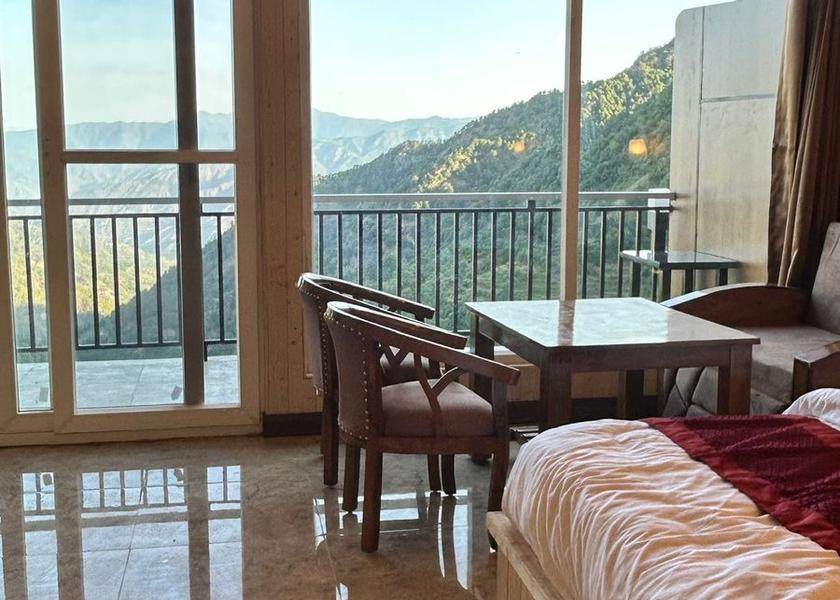 Uttarakhand Dhanaulti Wooden Cottage with Private Balcony