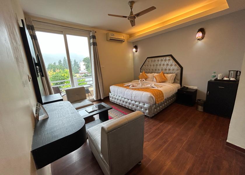 Uttarakhand Bhimtal 2 Bedroom Apartment, Balcony