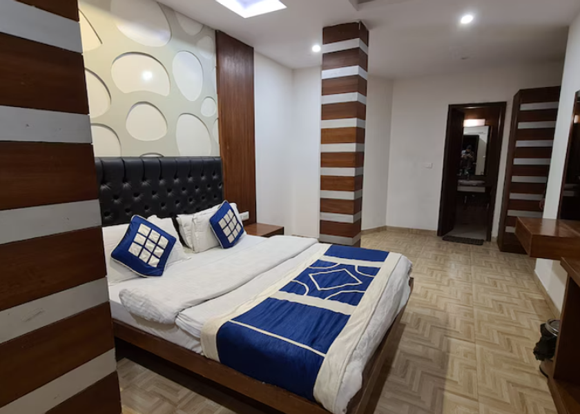 Uttarakhand Mussoorie Executive Double Bed
