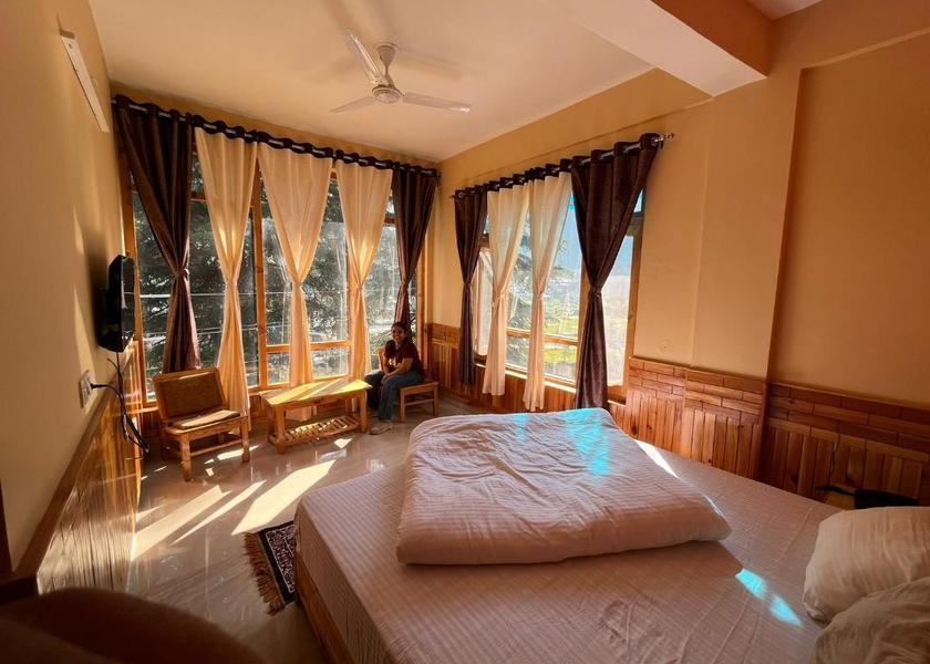 Himachal Pradesh Barot bedroom