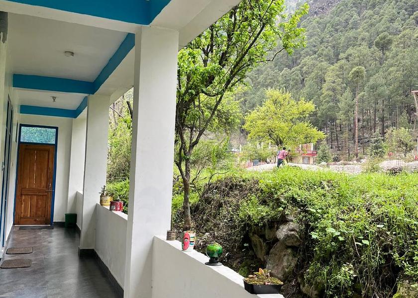 Himachal Pradesh Kasol lobby