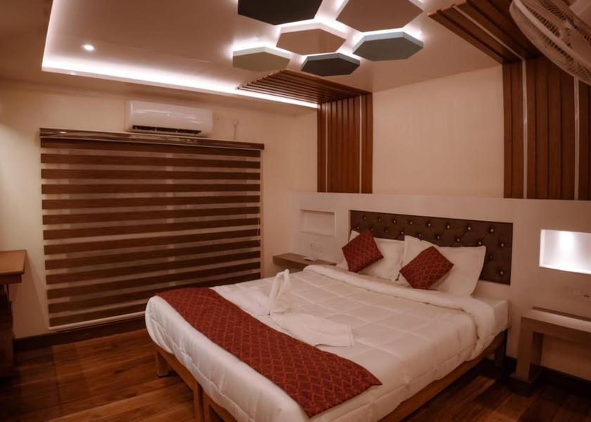Kerala Alleppey Deluxe Room- AC timing 8PM to 6AM