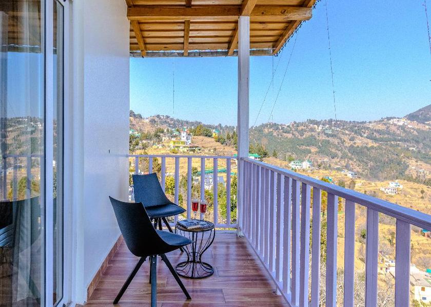 Uttarakhand Mukteshwar Executive King room- Mountain view