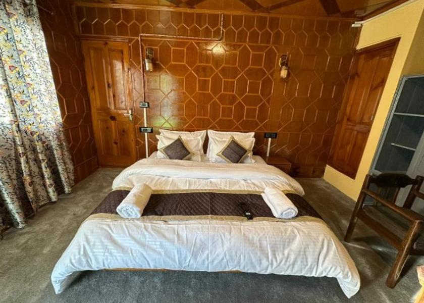 Jammu and Kashmir Pahalgam Semi Deluxe