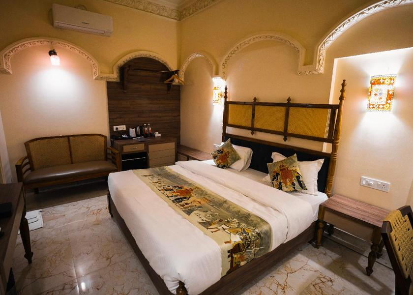 Uttar Pradesh Varanasi King Double Room