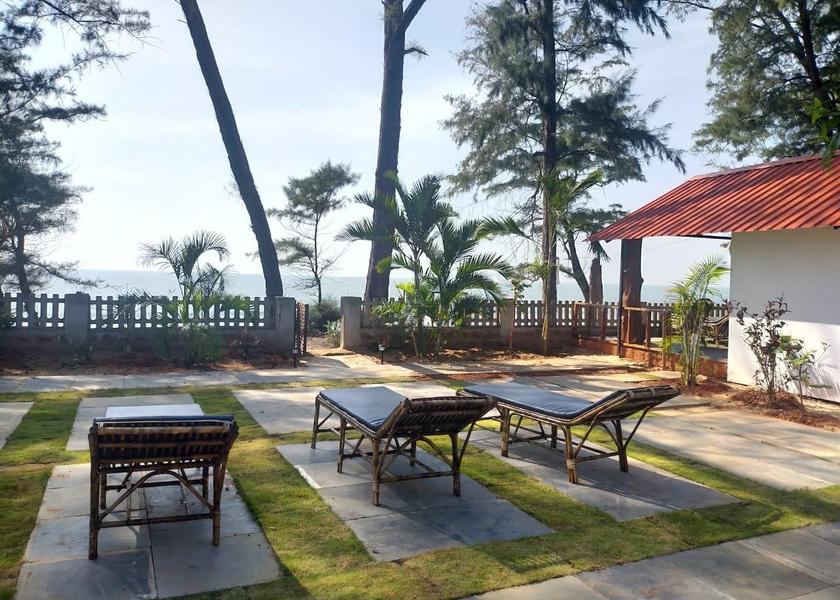 Goa Poingunin balcony/terrace