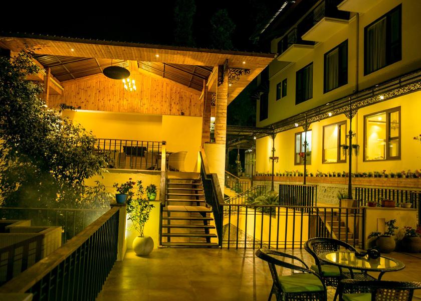 Uttarakhand Bhimtal Hotel Exterior