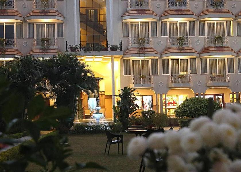 Uttar Pradesh Varanasi exterior view