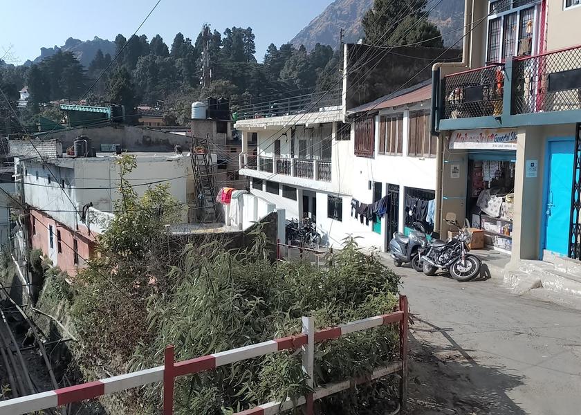 Uttarakhand Nainital Parking lot