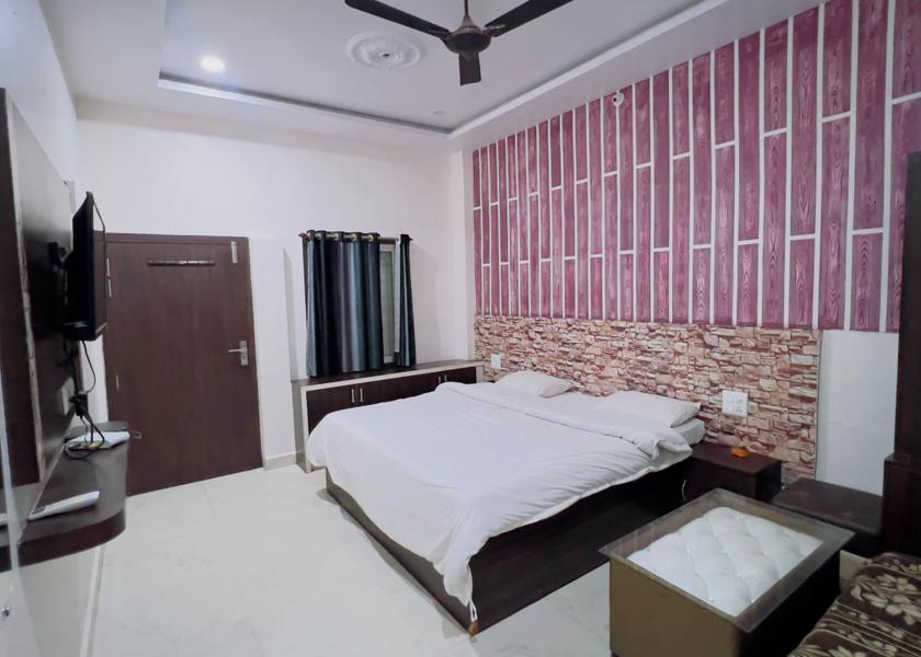 Madhya Pradesh Satna DELUXE AC ROOM