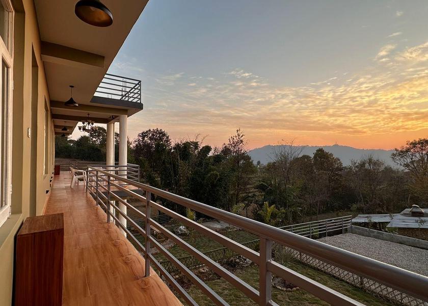Himachal Pradesh Bir King Room with Balcony