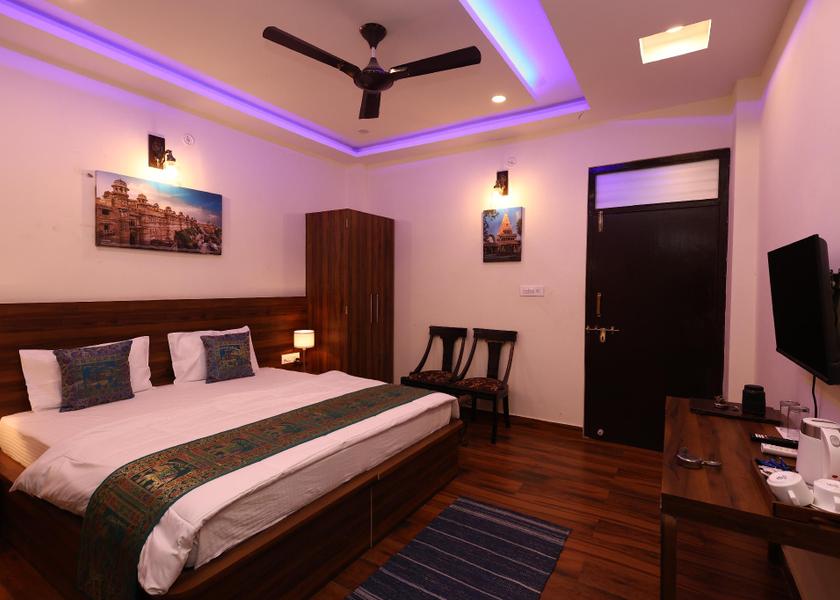 Uttar Pradesh Agra Deluxe Double Room with Private Bathroom