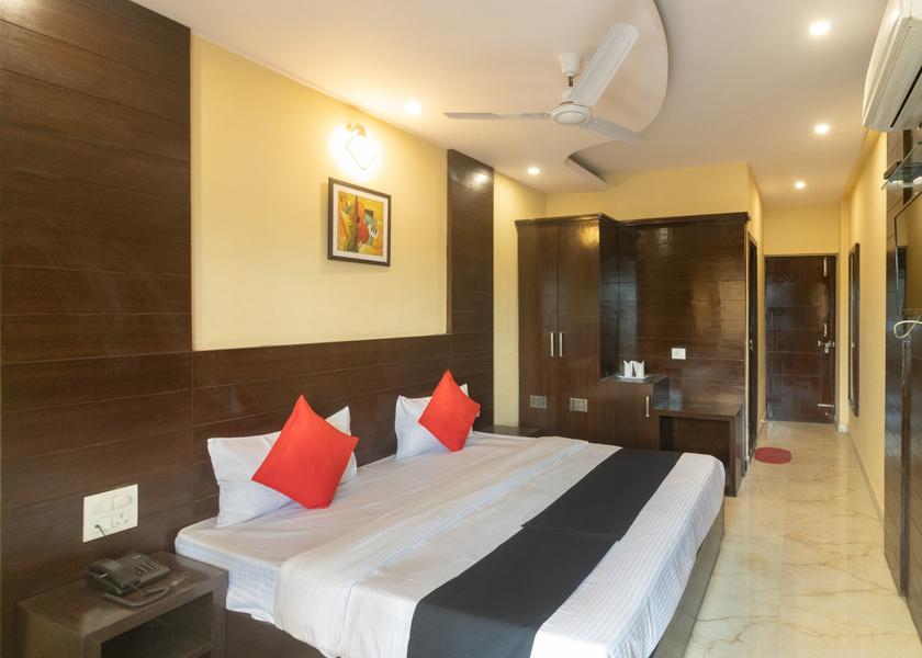 Uttarakhand Dehradun Deluxe Room